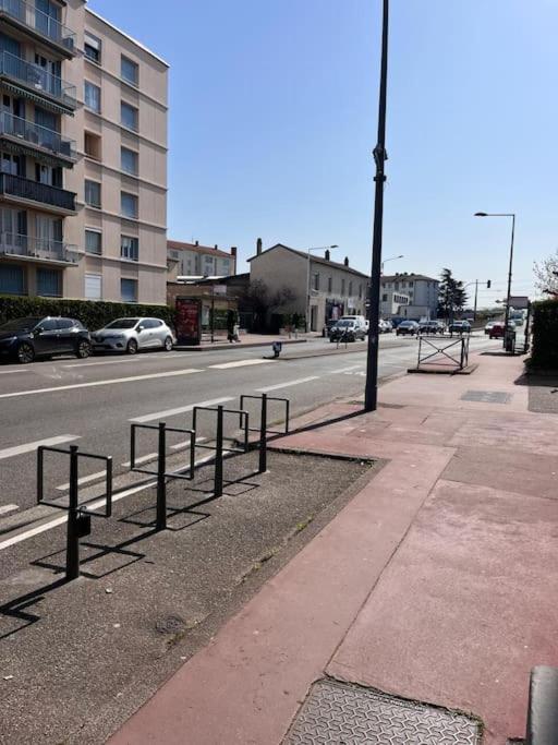 Apartamento Le Pressense 2 Vénissieux Exterior foto