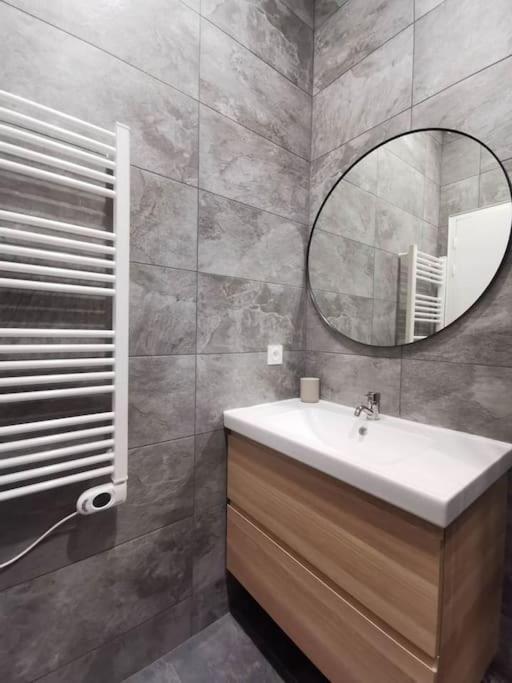 Apartamento Le Pressense 2 Vénissieux Exterior foto
